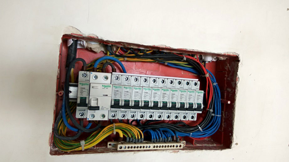 نصب پنل روکار در اردبیل